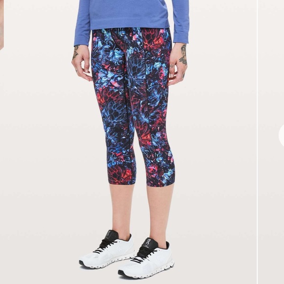 Lululemon Fast & Free Crop II - Picture 3 of 11